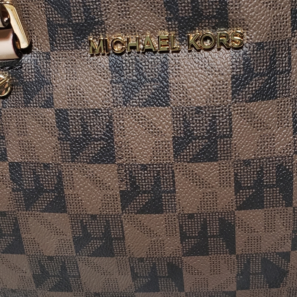 Designer Handbag - Picture 3 of 12